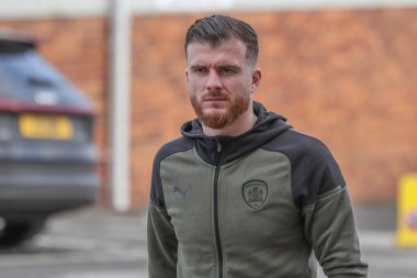 Barnsley 'den Nicky Cadden, 16 Mart 202' de İngiltere 'nin Oakwell kentinde oynanan 1. Gökyüzü İddia Ligi maçı sırasında geldi.