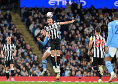 Newcastle United takımından Sven Botman, 16 Mart 202 tarihinde Etihad Stadyumu 'nda oynanan ve Manchester City' nin Newcastle United 'a karşı oynadığı final maçında ilk turu kazandı.