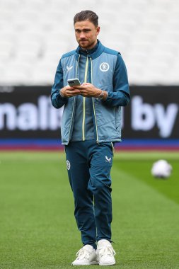 Aston Villa 'dan Matty Cash, Premier Lig karşılaşması öncesinde 17 Mart 202' de Londra 'daki Londra Stadyumu' nda West Ham United ile Aston Villa maçına geldi.