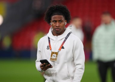 Sparta Praha Atletizm Kulübü 'nden Angelo Preciado, UEFA Avrupa Ligi karşılaşması öncesinde Anfield, Liverpool, Birleşik Krallık' ta Liverpool - Sparta Prag maçında sahayı teftiş ediyor.