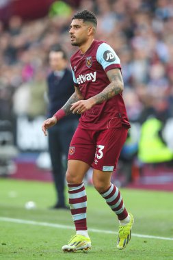 Premier Lig maçında West Ham United, Aston Villa 'ya karşı 17 Mart 202' de Londra 'daki Londra Stadyumu' nda oynanan Premier League karşılaşmasında West Ham United 'tan Emerson Palmieri.
