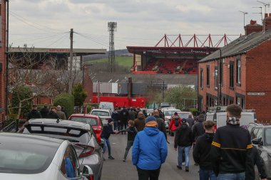 Barnsley taraftarları 16 Mart 202 'de Oakwell, Barnsley - Cheltenham Town maçında Oakwell, Barnsley' e karşı oynadılar.