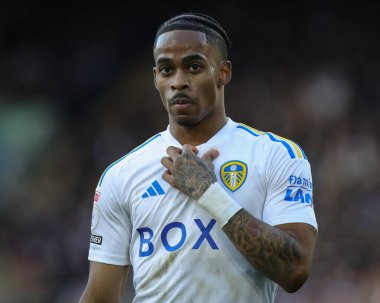 Leeds United takımından Crysencio Summerville 17 Mart 202 'de Leeds United, Leeds Road' da Millwall 'a karşı oynadığı Sky Bet Şampiyonası maçında