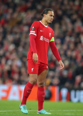 Liverpool 'dan Virgil van Dijk, UEFA Avrupa Ligi maçı sırasında Liverpool, Anfield, Liverpool' da Sparta Prag 'a karşı, 14 Mart 202