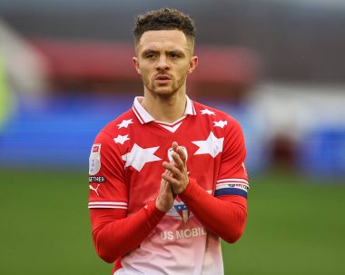 Barnsley 'den Jordan Williams, 16 Mart 202' de İngiltere 'nin Oakwell kentinde oynanan Sky Bet 1 karşılaşmasında taraftarlarını alkışlıyor.