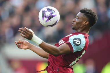 Mohammed Kudus of West Ham United controls the ball during the Premier League match West Ham United vs Aston Villa at London Stadium, London, United Kingdom, 17th March 202