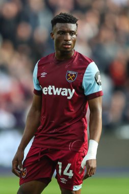 Premier Lig karşılaşmasında West Ham United, Aston Villa 'ya karşı 17 Mart 202' de Londra Stadyumu 'nda oynamıştır.