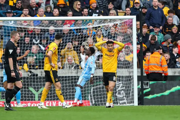 Joo Gomes Wolverhampton Wanderers Reage Conceder Gol Durante Partida Emirates — Fotografia de Stock
