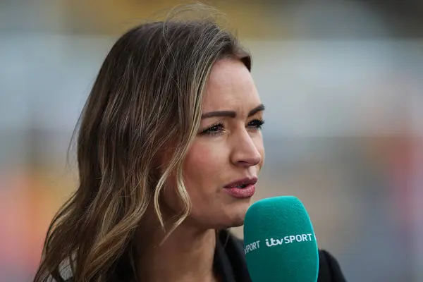 Laura Woods Gives Interview Ahead Emirates Cup Quarter Final Match — Stock Photo, Image