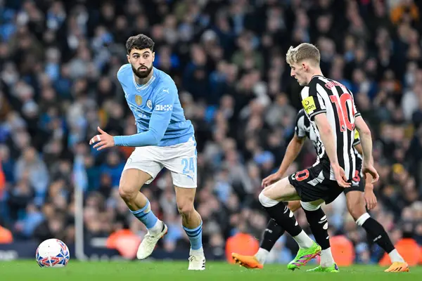 Manchester City 'den Joko Gvardiol, 16 Mart 2024 tarihinde Etihad Stadyumu' nda oynanan ve Manchester City ile Newcastle United arasındaki son karşılaşma sırasında,
