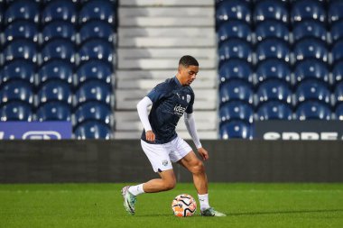 West Bromwich Albion 'dan Deago Nelson Premier League 2 U23 maçında ısınma turunda West Bromwich Albion Manchester United' a karşı The Hawthorns, West Bromwich, İngiltere, 18 Mart 202