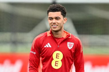 Galler 'den Brennan Johnson 20 Mart 2024' te Vale Resort Training Compleining Compleining, Hensol, İngiltere 'de yapılan açık eğitim sırasında