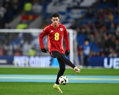 Maç öncesinde Galler 'den Brennan Johnson, 21 Mart 202' de Cardiff City Stadyumu 'nda oynanan UEFA Euro Eleme elemeleri yarı final maçında Finlandiya' ya karşı Galler - Cardiff City Stadyumu, İngiltere