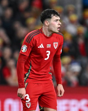 Galler 'den Neco Williams, 21 Mart 202' de İngiltere 'nin Cardiff kentindeki Cardiff City Stadyumu' nda oynanan UEFA Euro elemeleri yarı final maçında Galler 'e karşı Finlandiya maçı sırasında