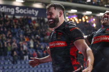 St. Helens takımından Alex Walmsley, 22 Mart 202 'de Leeds, Leeds Stadyumu' nda oynanan Betfred Challenge Cup Altıncı Raundu karşılaşmasında denemesini kutluyor.