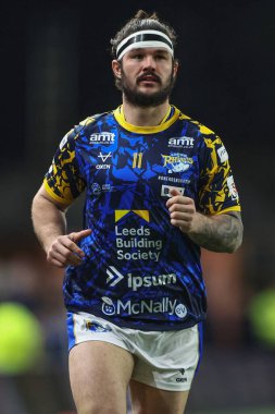 Leeds Rhinos takımından James Bentley, Betfred Challenge Kupası altıncı tur karşılaşmasında ısınma turunda Leeds Gergedan St. Helens 'e karşı Headingley Stadyumu, Leeds, İngiltere, 22 Mart 202