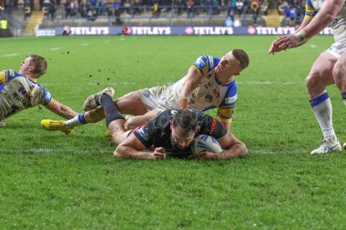 St. Helens takımından Alex Walmsley, 22 Mart 202 'de Leeds, İngiltere' deki Headingley Stadyumu 'nda oynanan Betfred Challenge Kupası Altıncı Raundda Leeds Gergedan-St Helens maçında gol attı.