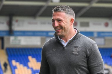 Warrington Wolves 'un baş antrenörü Sam Burgess, 23 Mart 202' de Warrington, İngiltere 'deki Halliwell Jones Stadyumu' nda oynanan Warrington Wolves - London Broncos maçında Betfred Challenge Cup 'ın altıncı turu öncesinde geldi.