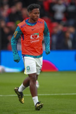 Brezilya 'lı Endrick, 23 Mart 202' de İngiltere 'nin Wembley Stadyumu' nda Brezilya 'ya karşı oynadığı Uluslararası Dostluk maçı sırasında