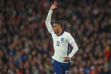 23 Mart 202 'de İngiltere' nin Wembley Stadyumu 'nda oynanan Uluslararası Dostluk maçı sırasında İngiltere' den Ezri Konsa