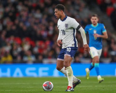 İngiltere 'den Jude Bellingham, 23 Mart 202' de Wembley Stadyumu 'nda oynanan Uluslararası Dostluk karşılaşmasında İngiltere ile Brezilya karşı karşıya.