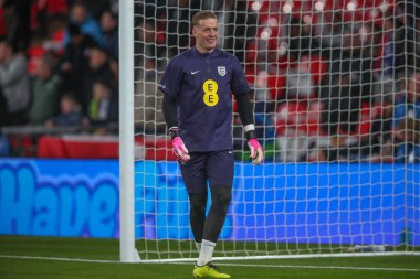 İngiltere 'den Jordan Pickford, 23 Mart 202' de İngiltere 'nin Wembley Stadyumu' nda oynanan Uluslararası Dostluk karşılaşmasında ısınma turunda