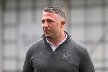 Warrington Wolves 'un baş antrenörü Sam Burgess, 23 Mart 202' de Warrington, İngiltere 'deki Halliwell Jones Stadyumu' nda oynanan Warrington Wolves - London Broncos maçında Betfred Challenge Cup 'ın altıncı turu öncesinde geldi.
