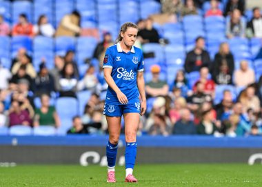Everton Women 'dan Heather Payne 24 Mart 202' de Goodison Park, Liverpool 'da oynanan FA Kadınlar Süper Ligi karşılaşmasında tepki gösterdi.