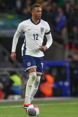 23 Mart 202 'de İngiltere' nin Wembley Stadyumu 'nda oynanan Uluslararası Dostluk maçı sırasında İngiltere' den Ezri Konsa