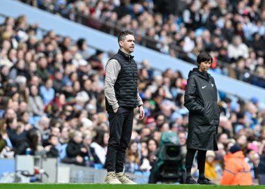 Manchester United Women 'ın Marc Skinner teknik direktörü, Manchester City United Women - Manchester United Women maçında 23 Mart 202' de Etihad Stadyumu 'nda karşılaştı.