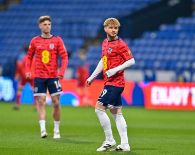 İngiltere 'den Harvey Elliott, UEFA Euro U21 Grubu F Grubu maçında İngiltere U21-Lüksemburg U21 maçında İngiltere' nin Toughsheet Community Stadyumu, Bolton, Birleşik Krallık 'ta 26 Mart 202 tarihinde ısındı.