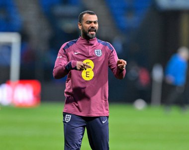 Ashley Cole İngiltere Müdür Yardımcısı, UEFA Euro U21 Kalifiers Group F maçı sırasında İngiltere U21 Lüksemburg U21 'e karşı Toughsheet Community Stadyumu, Bolton, Birleşik Krallık, 26 Mart 202