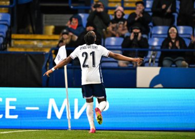 İngiltere 'den Jamie Bynoe-Gittens, 26 Mart 202' de İngiltere 'nin Bolton kentindeki Toughsheet Community Stadyumu' nda oynanan UEFA Euro U21 Kalifier Grubu F karşılaşmasında İngiltere 'yi 3-0 kazanma hedefini kutluyor.