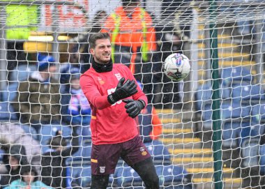 Ipswich Town 'dan Vclav Hladk maçtan önce ısınıyor, Blackburn Rovers' ın Ipswich Town 'a karşı 29 Mart 2024' te Ewood Park, Blackburn, İngiltere 'de oynadığı maçta.