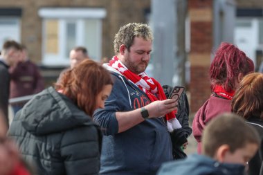 Barnsley taraftarları 29 Mart 202 'de Oakwell, Barnsley - Cambridge United maçında Oakwell, Barnsley, İngiltere' ye geldiler.