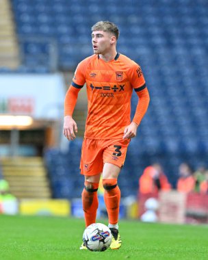 Ipswich Town 'dan Leif Davis, Blackburn Rovers' a karşı 29 Mart 202 'de Ewood Park, Blackburn' de oynanan Gökyüzü İddia Şampiyonası maçında