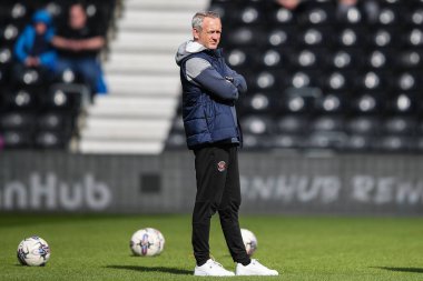 Neil Critchley, Blackpool 'un antrenörü maç öncesi ısınma maçında Derby County - Blackpool maçının 29 Mart 202' de Pride Park Stadyumu 'nda oynanacak.