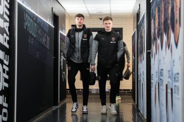 Blackpool 'dan Jake Beesley ve Blackpool' dan Callum Connolly, 29 Mart 202 'de İngiltere' nin Derby Park Stadyumu 'nda oynanan Sky Bet League 1 maçı öncesinde geldiler.
