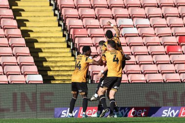 Cambridge United takımından Gassan Ahadme, 29 Mart 202 'de Oakwell, Barnsley, İngiltere' de oynanan Sky Bet 1 karşılaşmasında 0-2 'lik galibiyetini kutluyor.