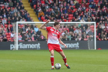 Barnsley 'li Mal de Gevigney, 29 Mart 2024' te Birleşik Krallık Oakwell 'de oynanan Sky Bet 1 karşılaşmasında Cambridge United' a karşı.