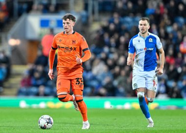 Ipswich Town 'dan Nathan Broadhead, 21 Mart 202' de İngiltere 'nin Blackburn kentinde oynanan Blackburn Rover-Ipswich Town maçında topla öne geçti.