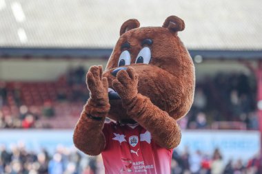 Toby Tyke 29 Mart 202 'de Oakwell, Barnsley, Birleşik Krallık' ta oynanan Sky Bet 1 karşılaşmasında Barnsley ve Cambridge United taraftarlarına tezahürat yapıyor.