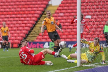 Barnsley 'den John Mcatee, 29 Mart 202' de Oakwell, Barnsley, Birleşik Krallık 'ta oynanan Sky Bet Lig 1 karşılaşmasında atış serbest bırakıldı.