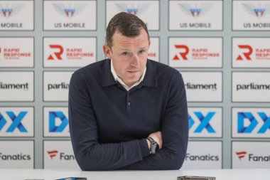 Neill Collins Barnsley 'in baş antrenörü 29 Mart 202' de İngiltere 'nin Oakwell kentinde oynanan Sky Bet 1 maçında basın toplantısında konuştu.