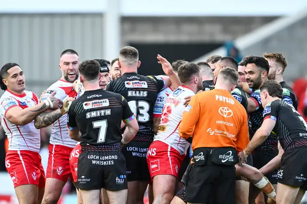 Tempers Flare Both Sides Betfred Super League Match Helens Wigan — Stockfoto