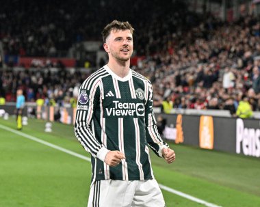 Manchester United takımından Mason Mount, 30 Mart 202 'de Londra' daki Gtech Community Stadyumu 'nda oynanan Premier League karşılaşmasında Manchester United' ı 0-1 yenme golünü kutluyor.