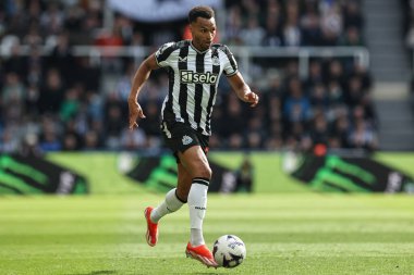 Newcastle United takımından Jacob Murphy 30 Mart 202 'de St. James' s Park, Newcastle, İngiltere 'de oynanan Premier League maçı Newcastle United - West Ham United maçında topu aldı.
