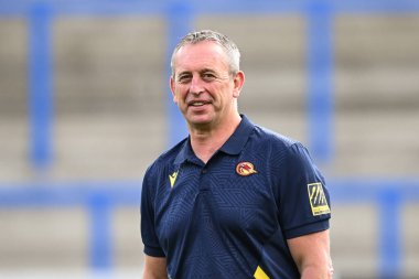 Steve McNamara Katalan Ejderhaları baş antrenörü, 30 Mart 202 'de İngiltere' nin Warrington şehrindeki Halliwell Jones Stadyumu 'nda oynanan Betfred Süper Lig karşılaşması Warrington Wolves - Catalans Dragons maçından önce geldi.