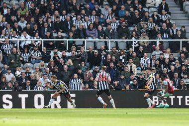 West Ham United 'dan Muhammed Kudus Premier Lig maçı Newcastle United' a karşı St. James 's Park, Newcastle, İngiltere' de 30 Mart 202 'de oynanan karşılaşmada 1-2 berabere kaldı.