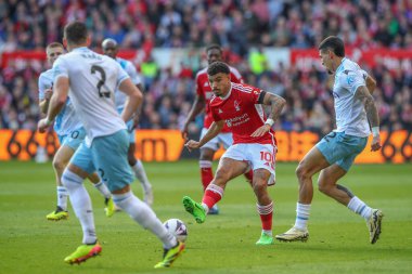 Nottingham Ormanı 'ndan Morgan Gibbs-White, Nottingham Forest' ın 30 Mart 202 'de Nottingham City Ground' da Crystal Palace 'a karşı oynadığı Premier League maçında pas attı.